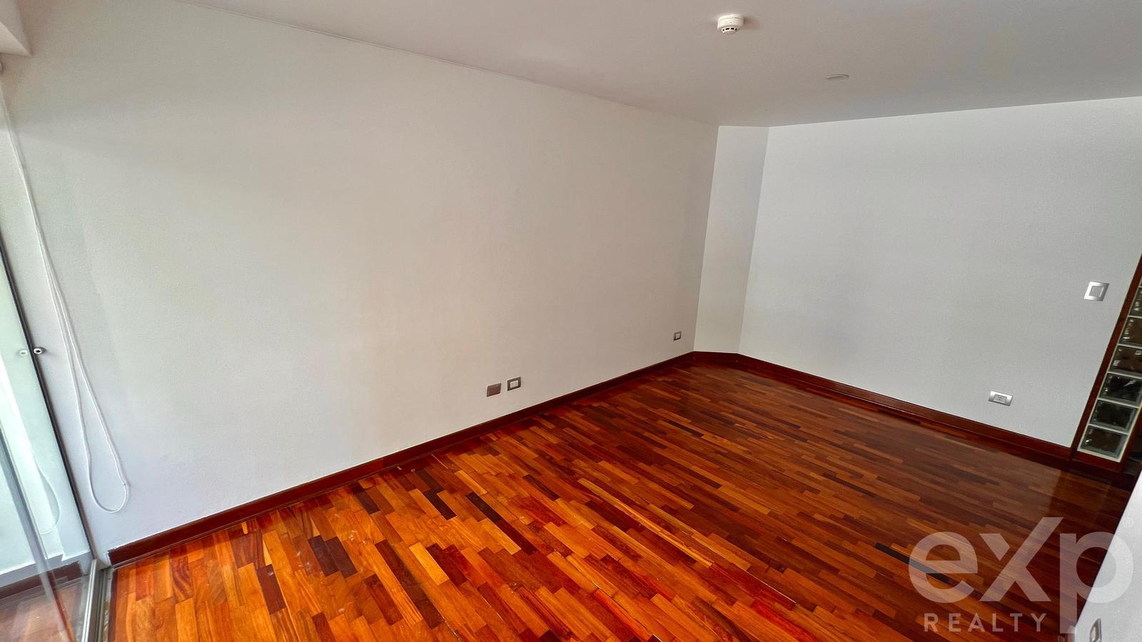 Rental in the Heart of Miraflores | 3 Bedrooms, External View and Parking 4