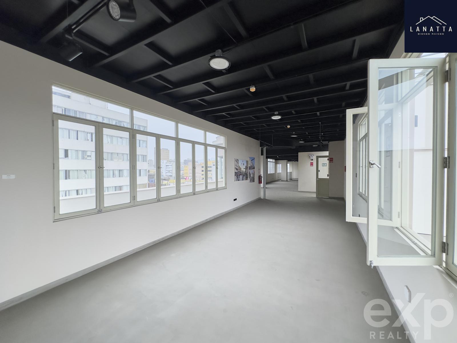 Alquiler o Venta de Oficina en el centro de Lima A.C. 450 m2 A.O. 803 m2 cerca Plaza San Martin