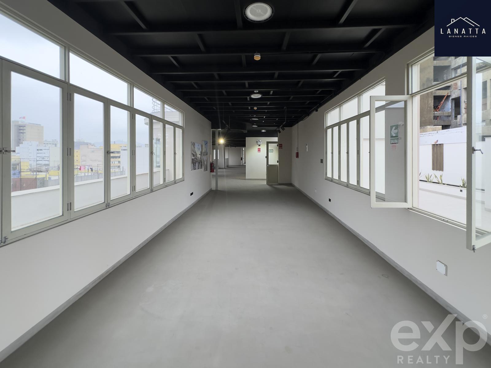 Alquiler o Venta de Oficina en el centro de Lima A.C. 450 m2 A.O. 803 m2 cerca Plaza San Martin