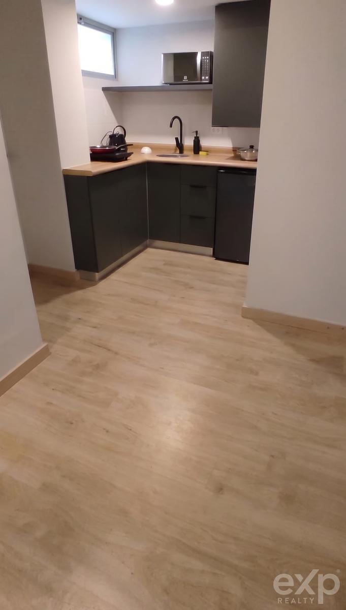 Alquiler Local comercial San Isidro Av. Jorge Basadre Cdra. 3  Céntrico 35 m2, 1 baño kitchenette