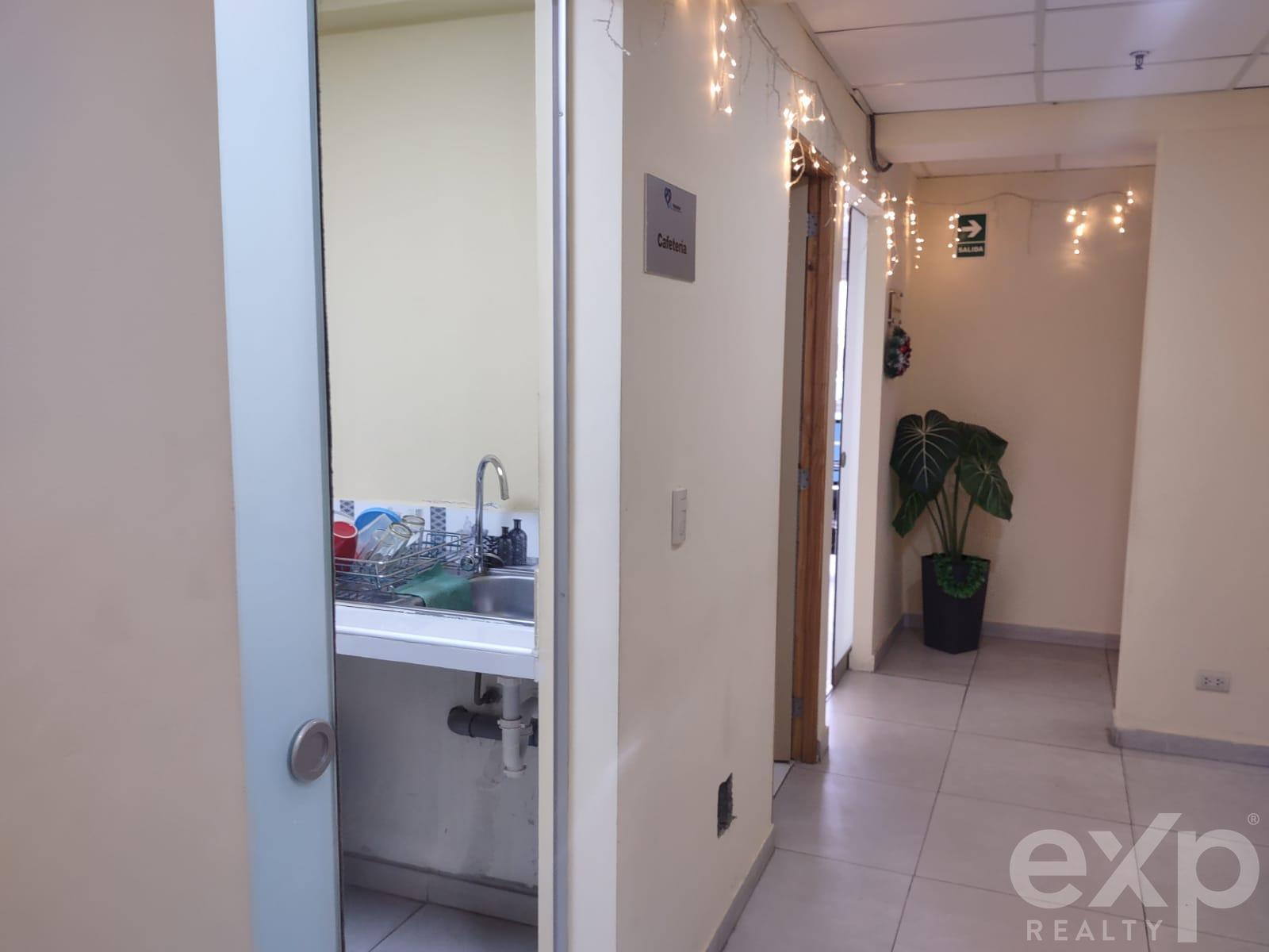 OFFICE FOR SALE IN SAN MIGUEL / INVESTMENT 5