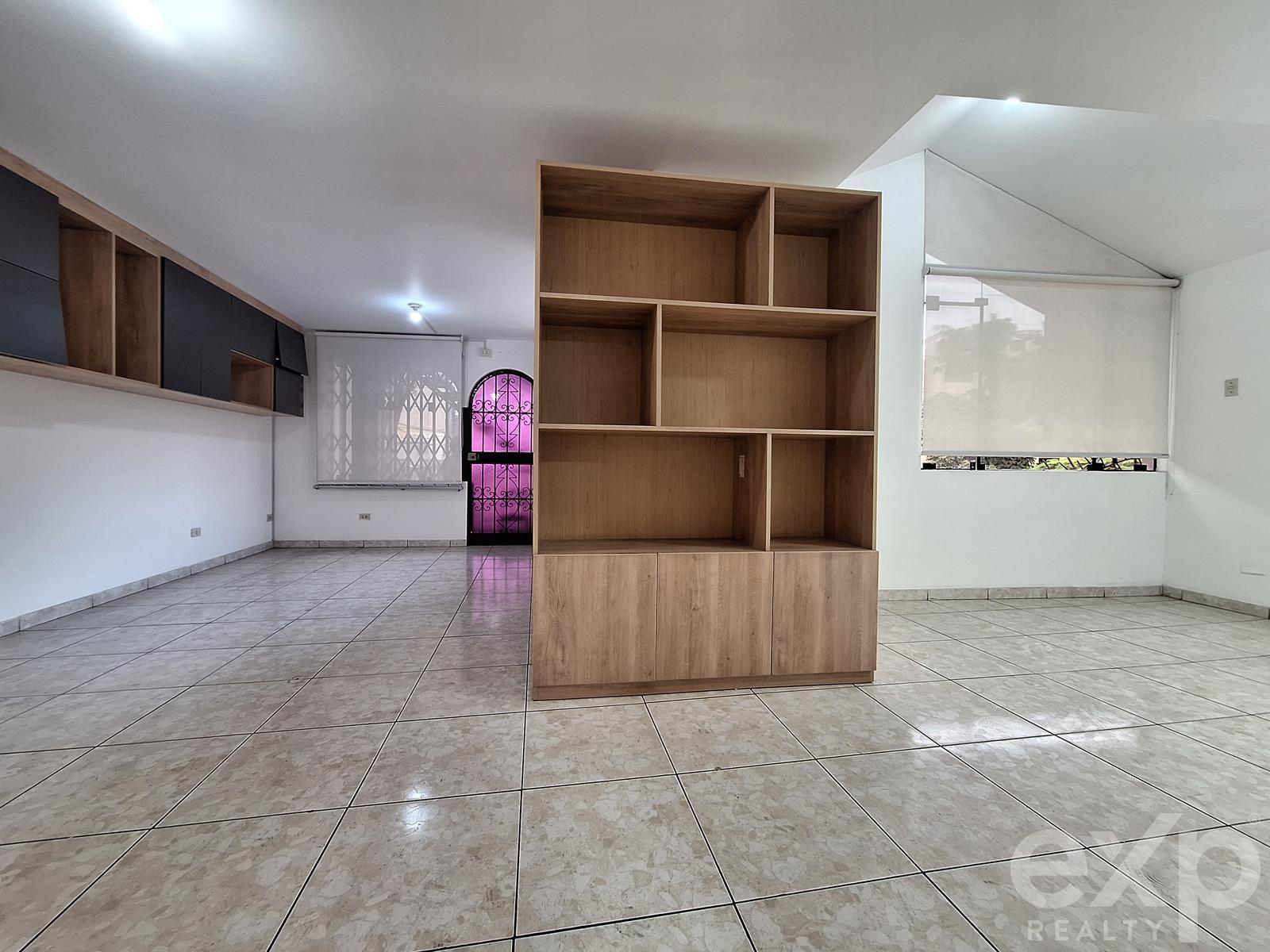ADMINISTRATIVE OFFICE FOR RENT – 126 m² | SALAMANCA, ATE 3