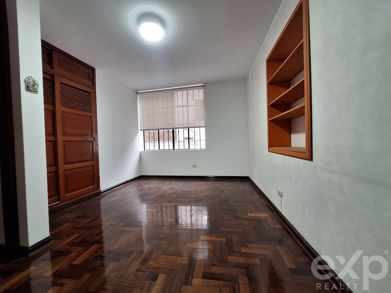 ADMINISTRATIVE OFFICE FOR RENT – 126 m² | SALAMANCA, ATE 5