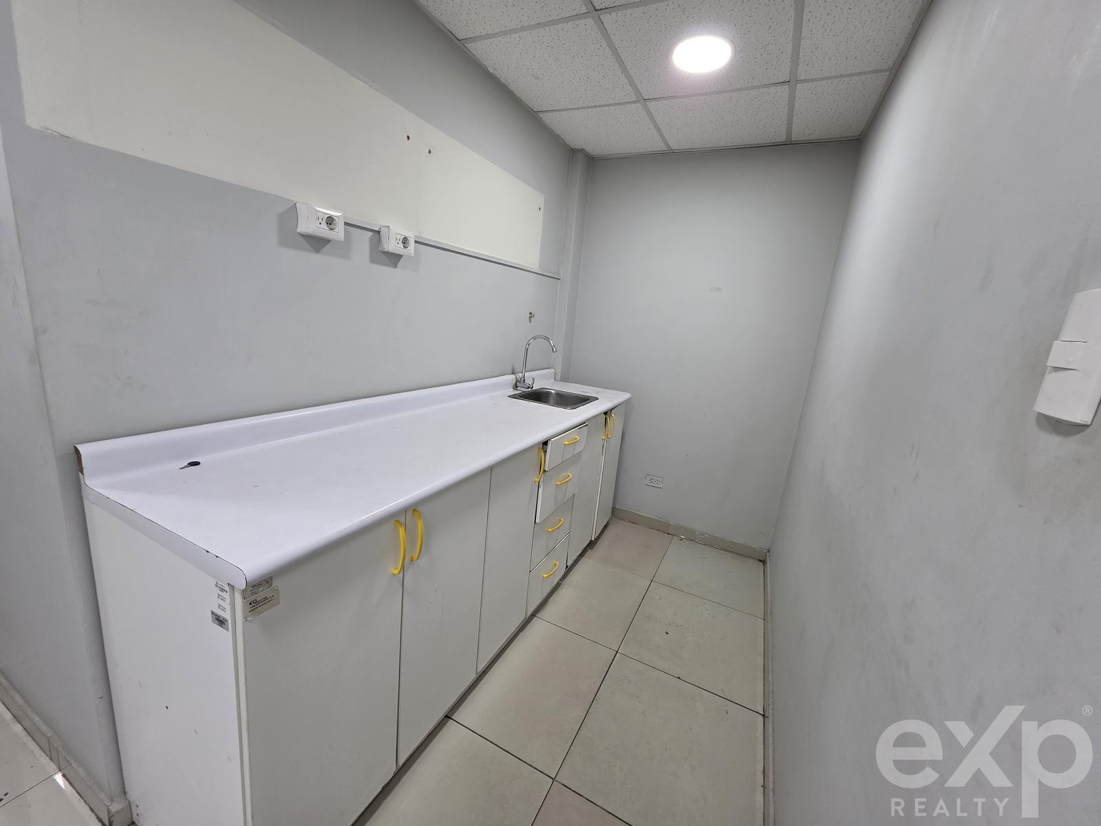 Locales Comerciales en alquiler en Lima | Lima | San Juan de Miraflores, Av. Cesar Canevaro 100 - San Juan de Miraflores, 320 m²