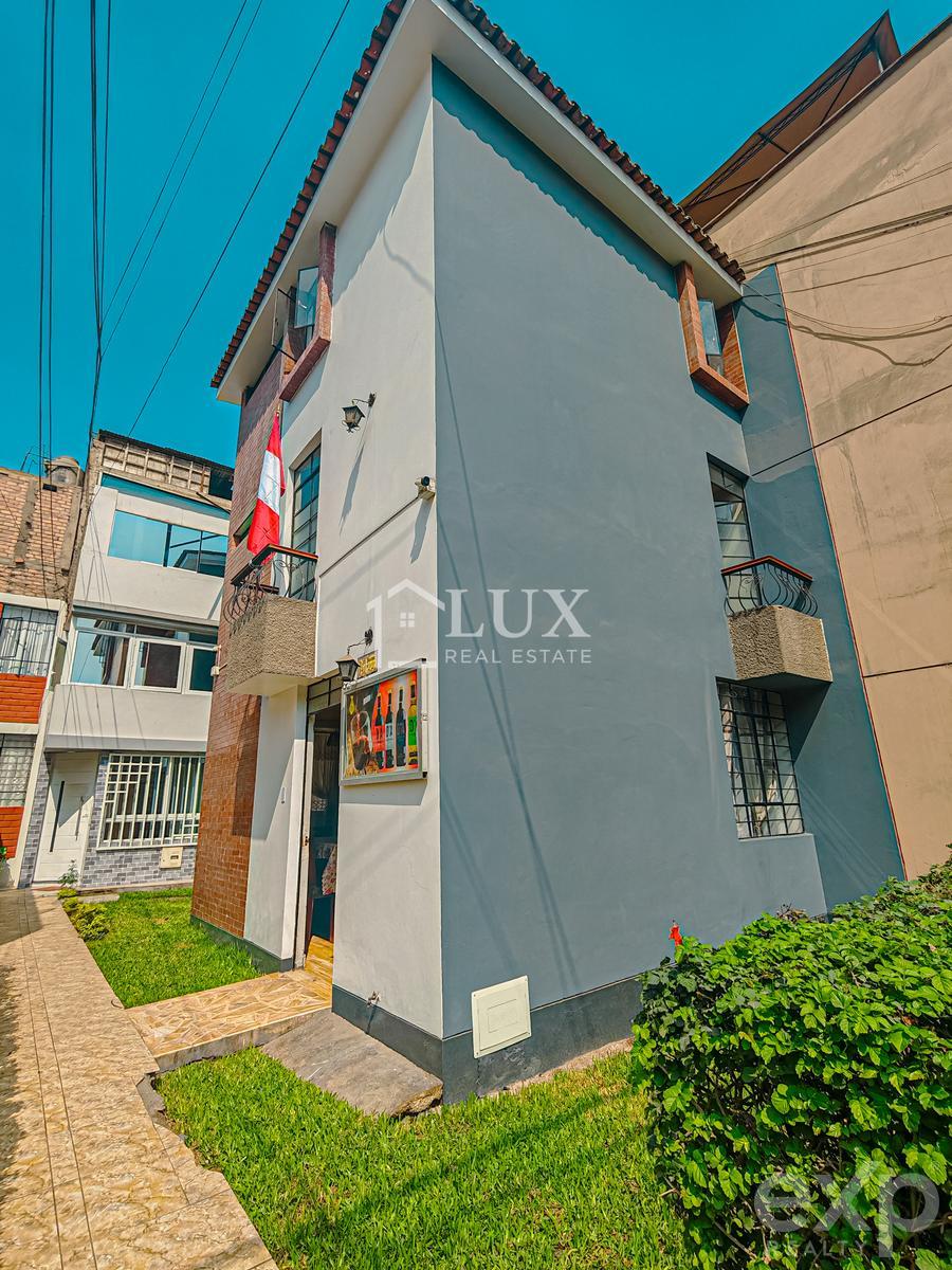 Chalet House in San Juan de Lurigancho 2