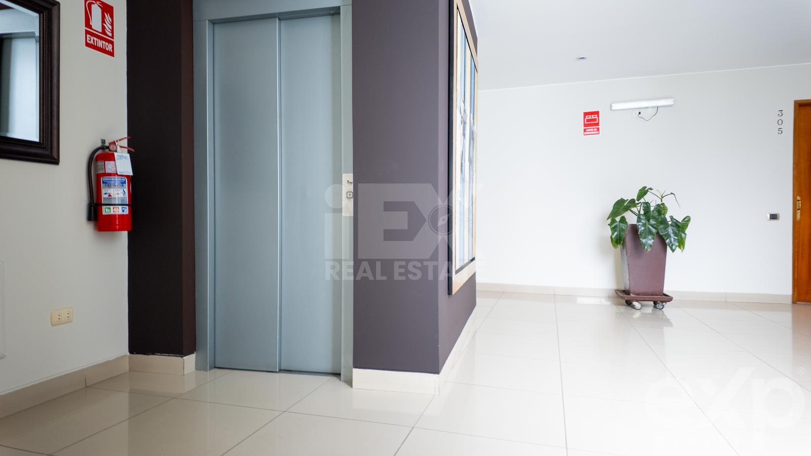 Departamento en venta en Lima | Santiago de Surco | LOS GRANADOS, Jr. Cruz del Sur al 300, 400 m²