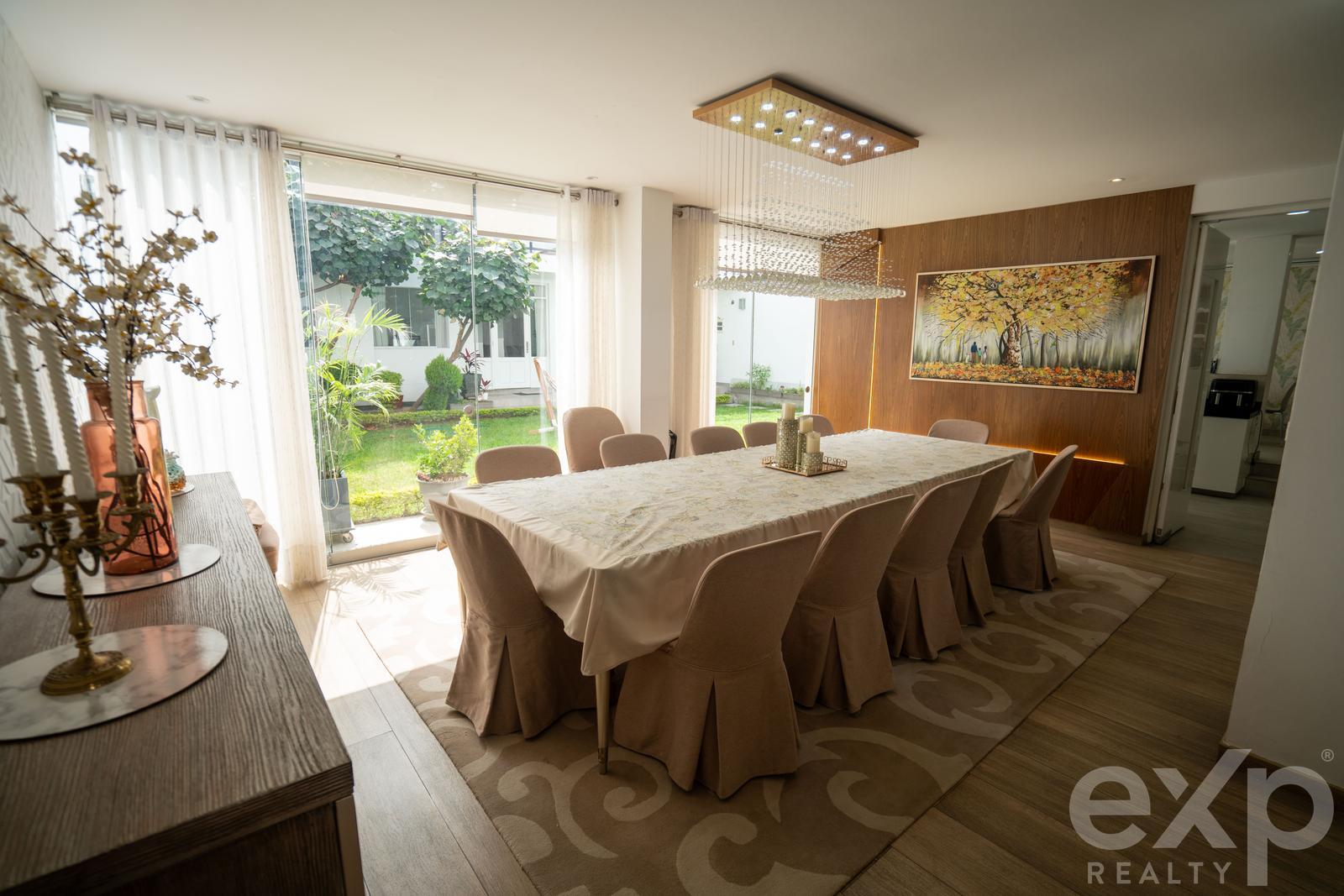 Casa en venta en Lima | Santiago de Surco | VALLE HERMOSO, CALLE LOS FRESNOS 100,. URB. VALLE HERMOSO. SANTIAGO DE SURCO, 583 m²