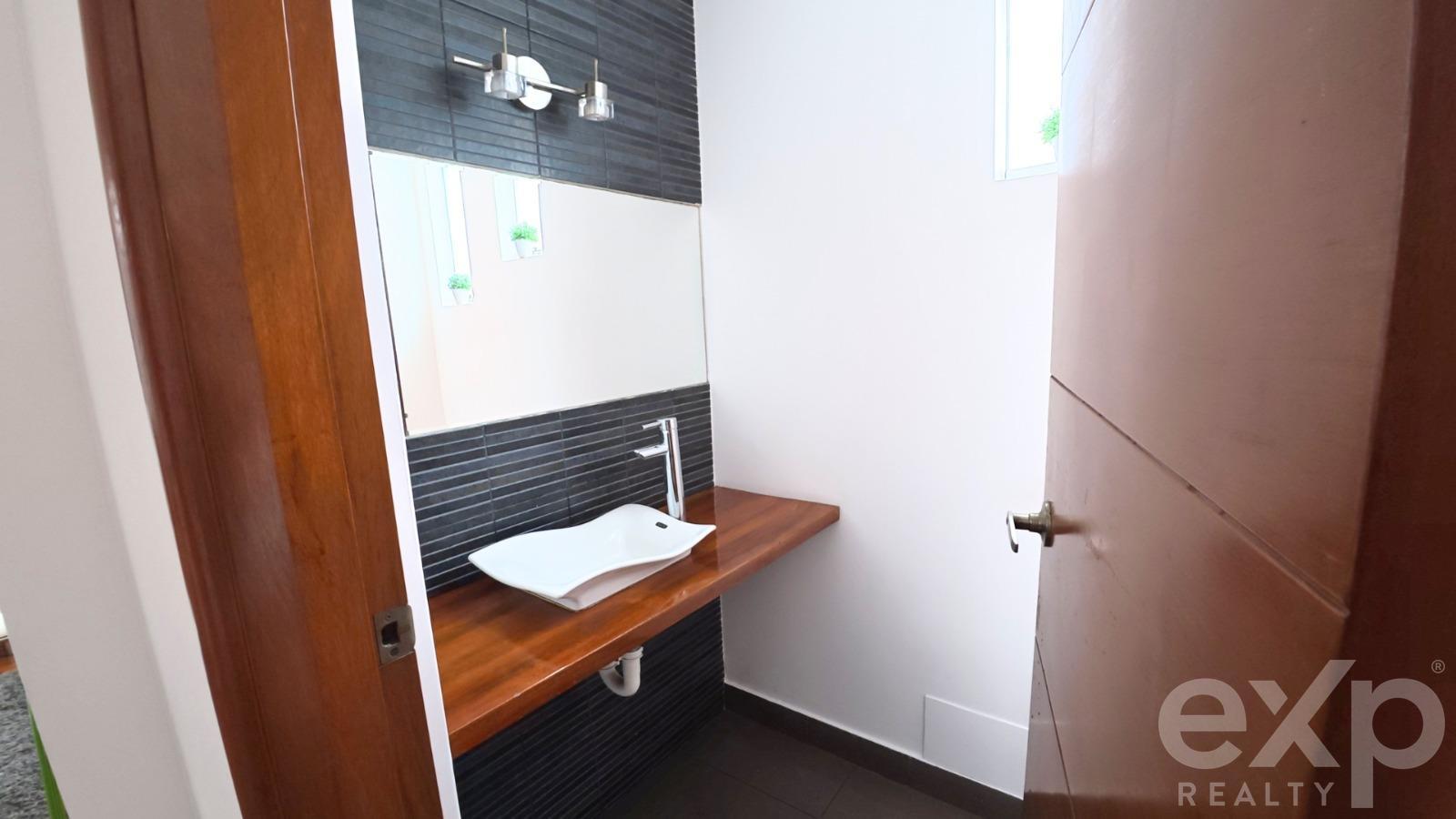 Casa en venta en Lima | Lima | Santiago de Surco, Av. Alameda del Crepusculo 226 - Urb. La Alborada - Surco, 165 m²