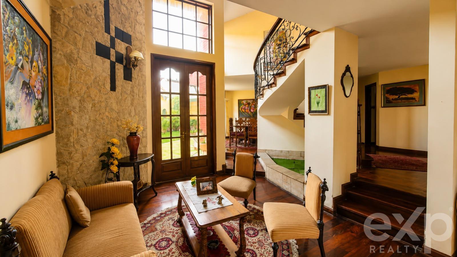 SALE CORNER HOUSE 482 M2 FACING PARK / 4 BEDROOMS 4
