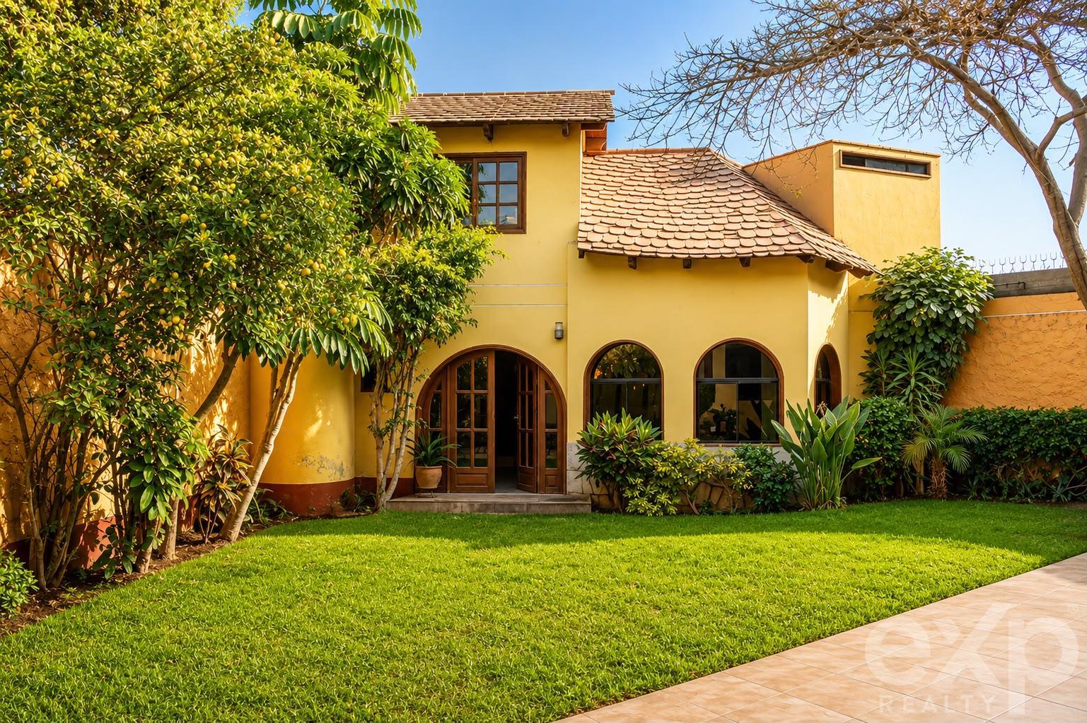 SALE CORNER HOUSE 482 M2 FACING PARK / 4 BEDROOMS 3