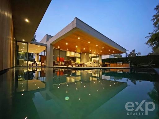 Casa amplia moderna y elegante en condominio seguro y tranquilo