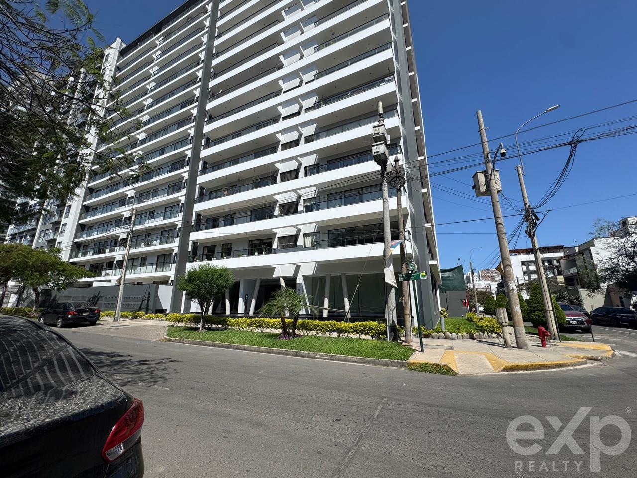 ALQUILER DE DEPARTAMENTO EN LINCE FRENTE AL PARQUE CASTILLA