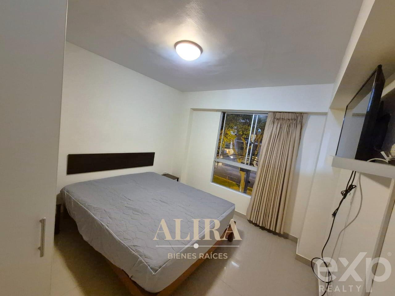 Furnished 2-bedroom apartment in Barrio Médico, bordering Miraflores 2