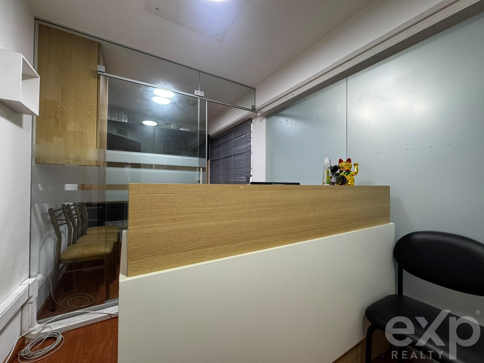 OFICINA EN VENTA 43m2-AMOBLADA-MIRAFLORES