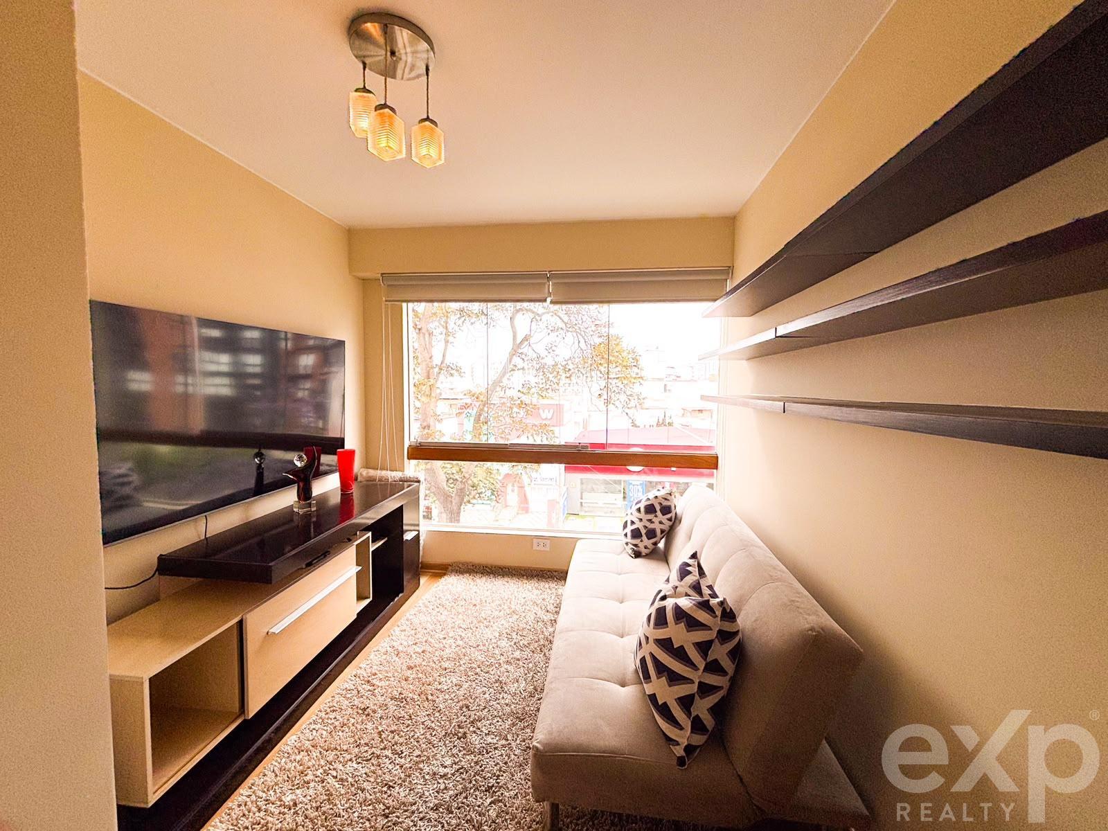 Departamento en alquiler en Lima | Miraflores | SAN ANTONIO, Av. 28 de Julio 1XXX c/ESCRITORIO+CUARTO DE HUESPED, 120 m²