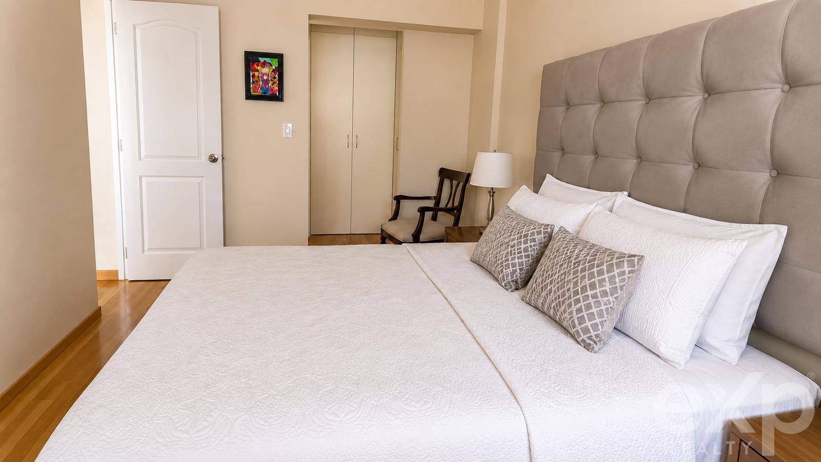 Apartment for rent in Lima | Miraflores | SAN ANTONIO, Av. 28 de Julio 1XXX c/ESCRITORIO+2 COCHERAS, 120 m²