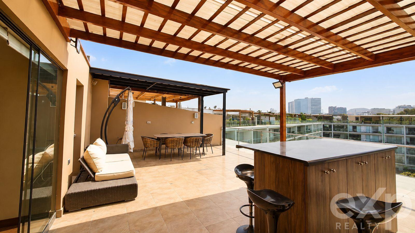 VENTA DUPLEX 272 M2/4HB/EN CONDOMINIO SHAMROCK CERCA A MAGISTER Y U LIMA
