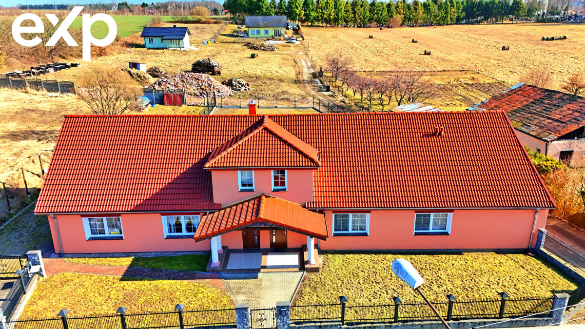 Dom z ogrodem i ogromnym strychem do adaptacji