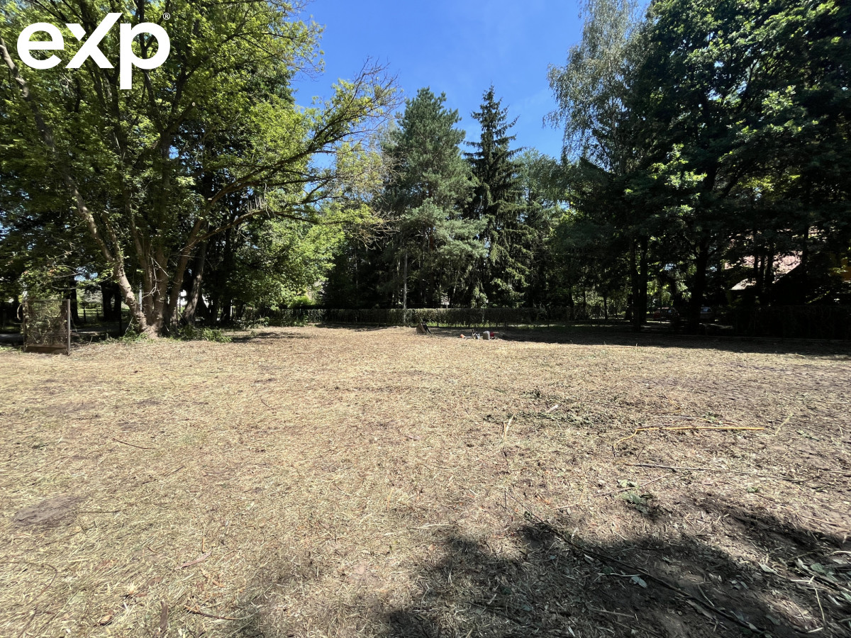 Działka premium 2 942 m² nad rzeką Jeziorką