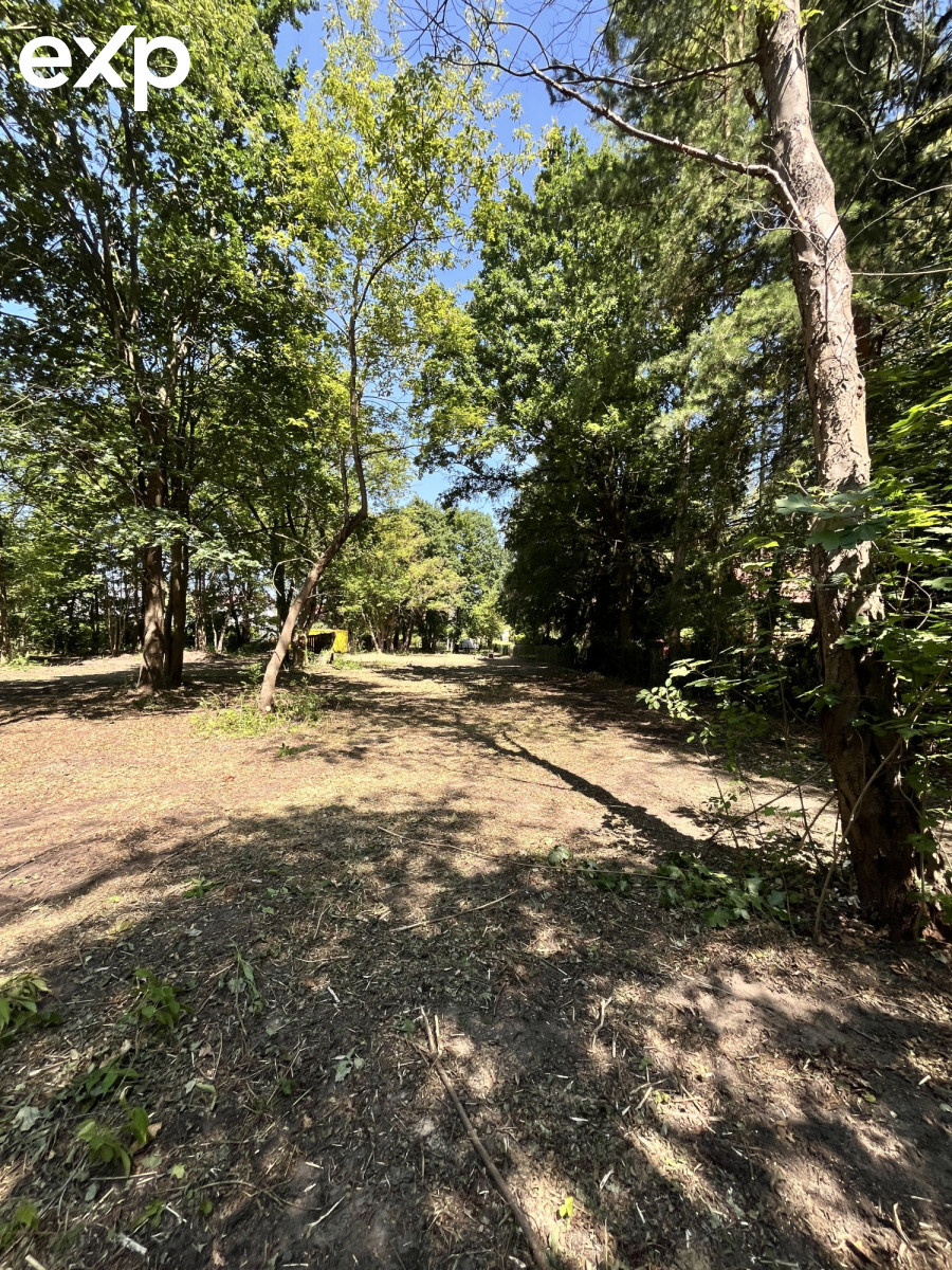 Działka premium 2 942 m² nad rzeką Jeziorką