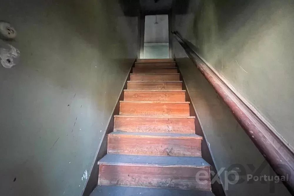 Building situated on Largo do Rato, with a proposed footprint of 775 m² 85506152 image 6