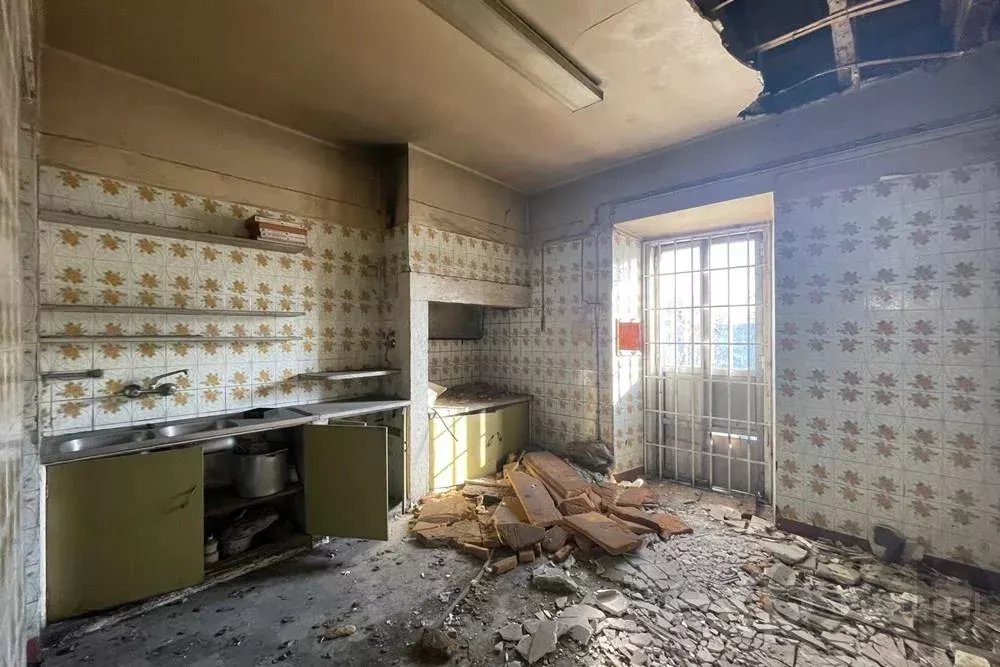 Building situated on Largo do Rato, with a proposed footprint of 775 m² 85506152 image 7