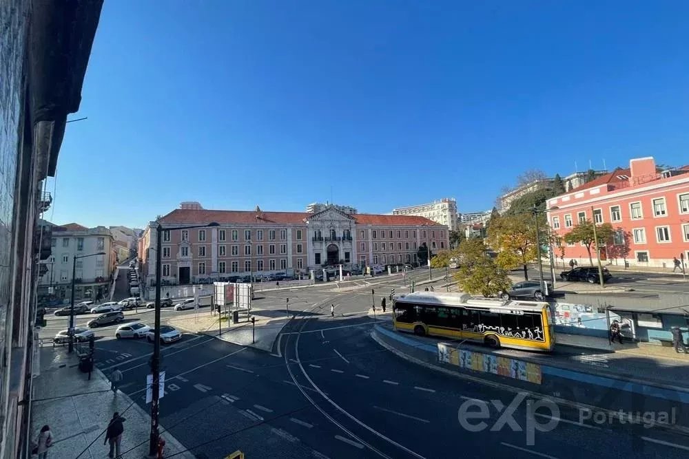 Building situated on Largo do Rato, with a proposed footprint of 775 m² 85506152 image 9