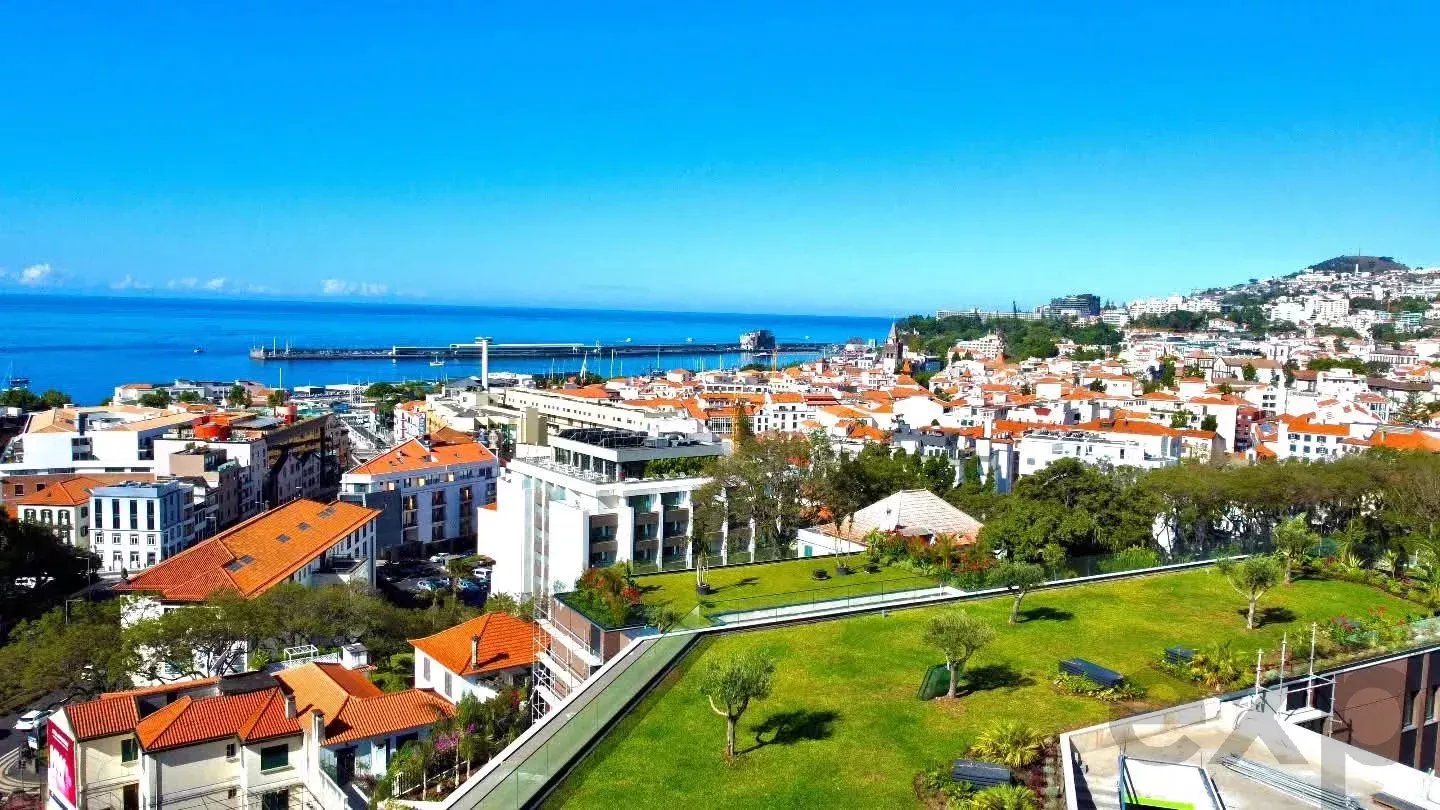 Apartamento T1 Centro do Funchal Vista Baía com Piscina