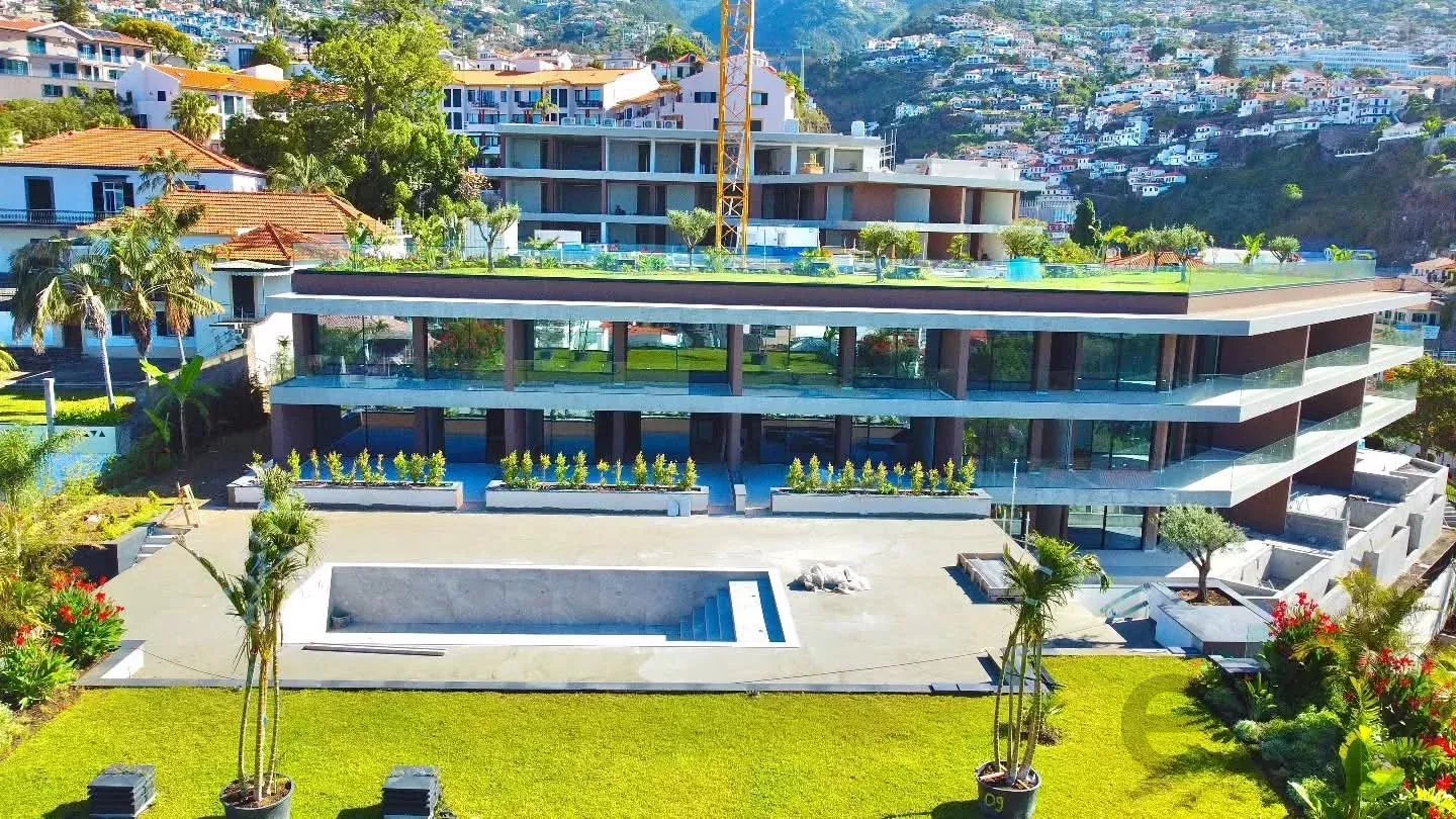 Apartamento T1 Centro do Funchal Vista Baía com Piscina