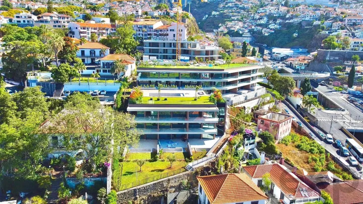 Apartamento T2 Centro do Funchal Vista Baía com Piscina