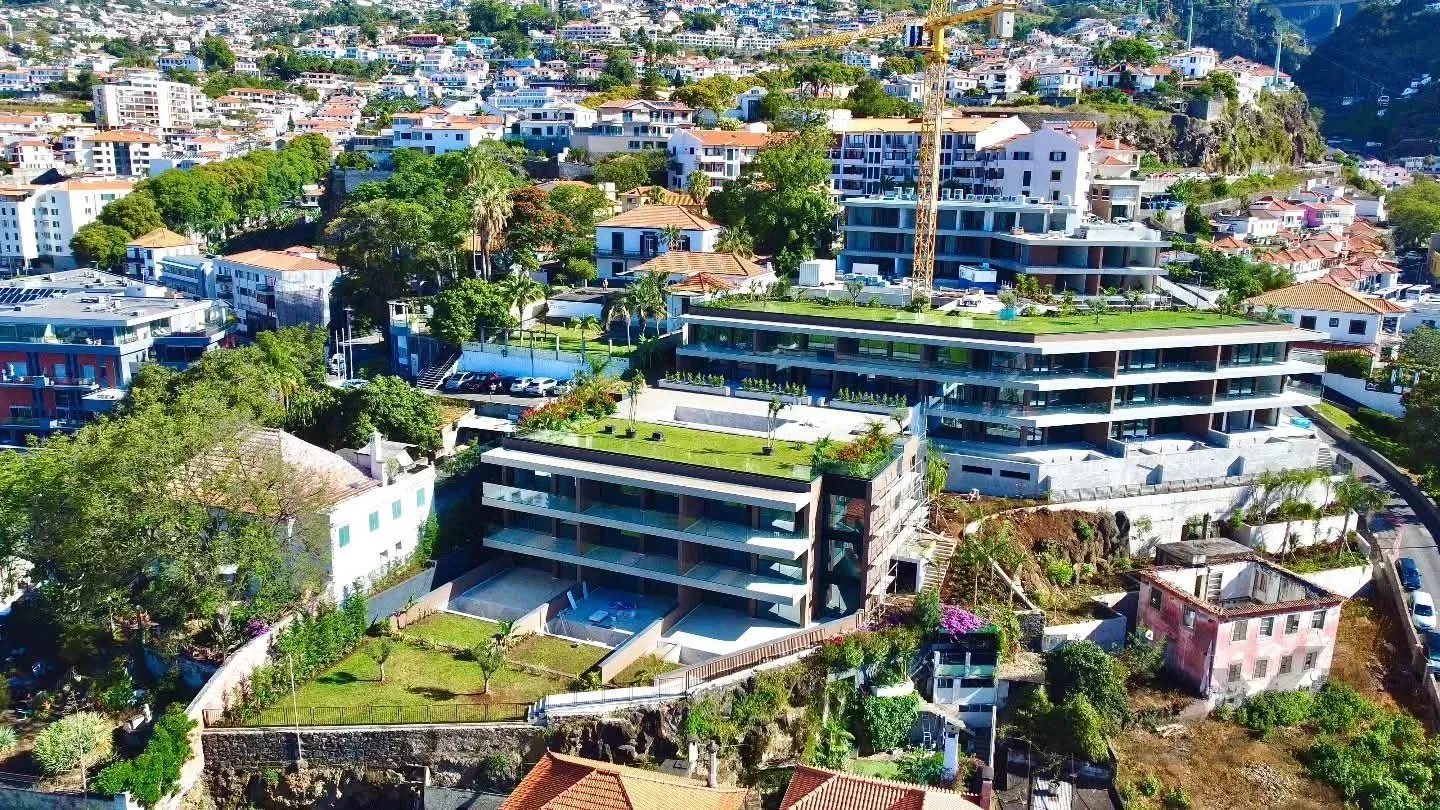 Apartamento T2 Centro do Funchal Vista Baía com Piscina