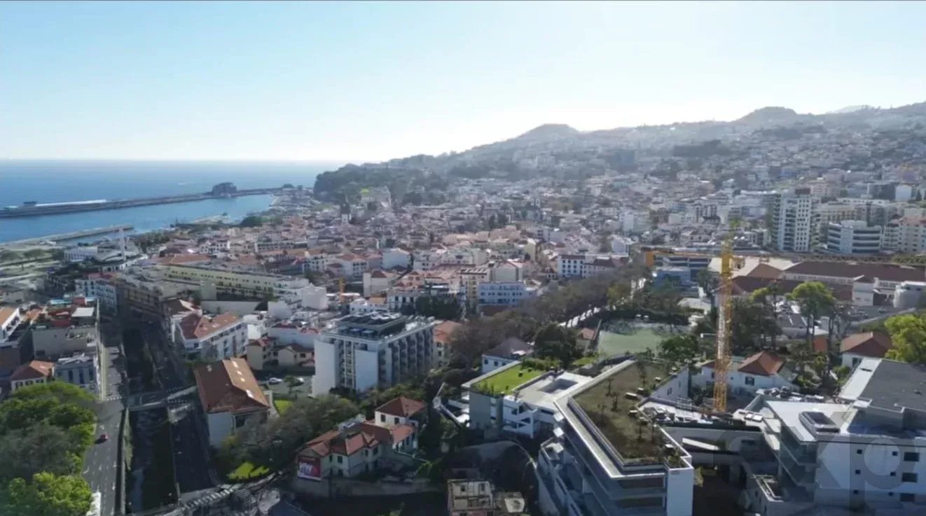 Apartamento T3 Centro do Funchal Vista Baía com Piscina
