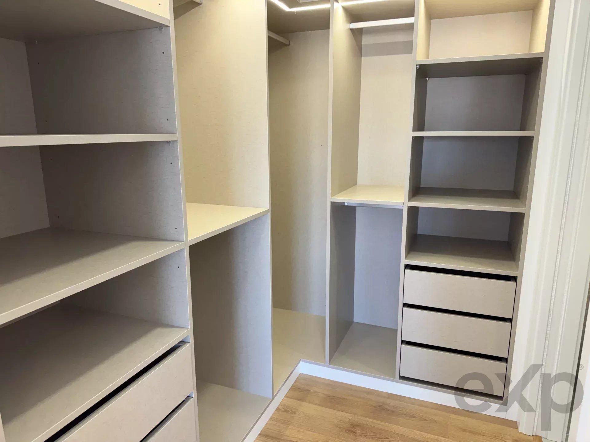 Modern apartment with 3 bedrooms and 142 m² in Seixal 85506239 image 28