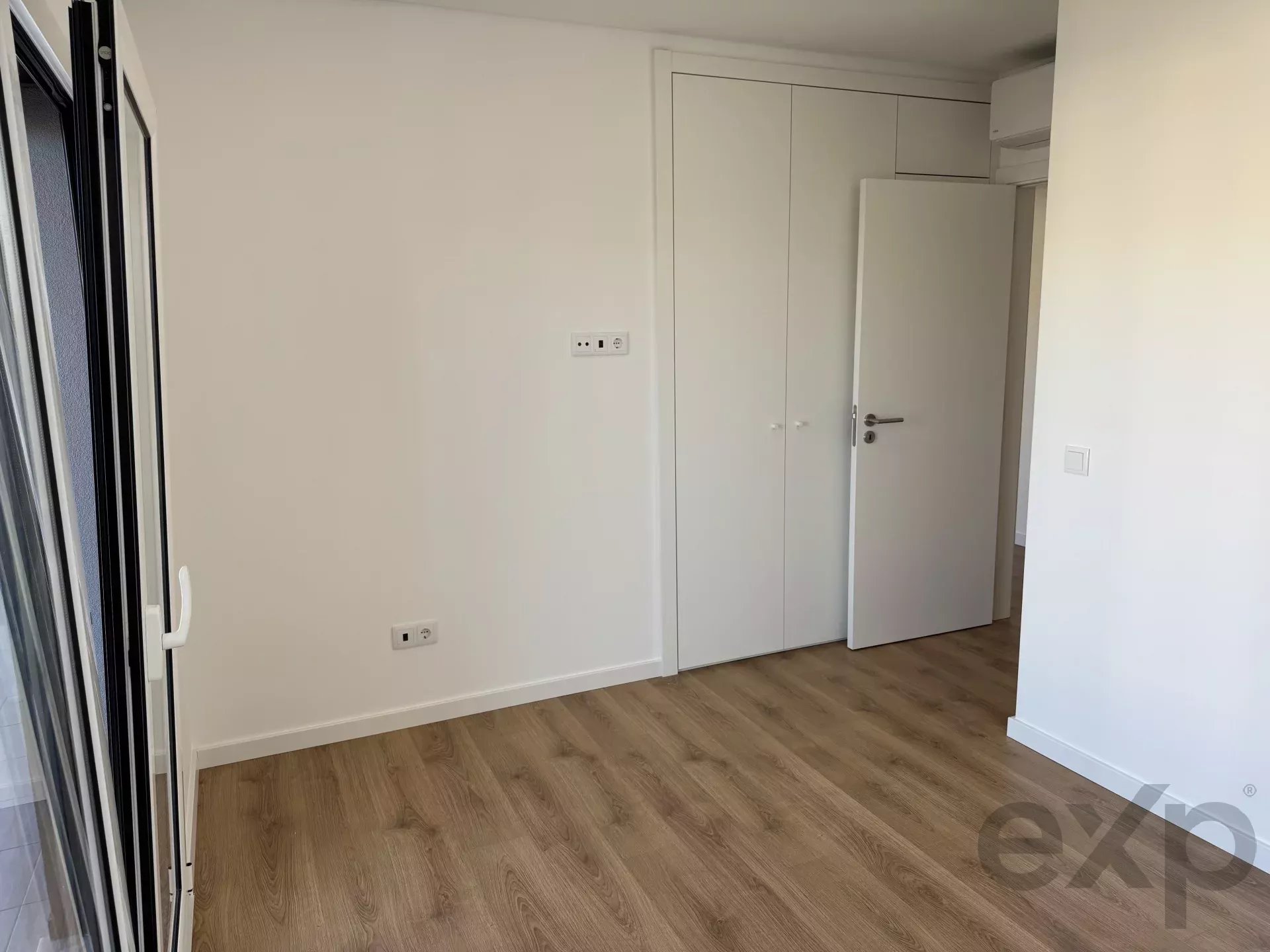 Modern apartment with 3 bedrooms and 142 m² in Seixal 85506239 image 7
