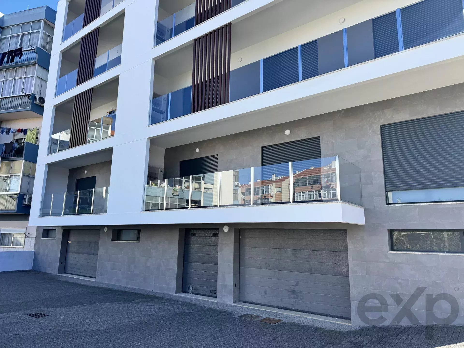 Modern apartment with 3 bedrooms and 142 m² in Seixal 85506239 image 35