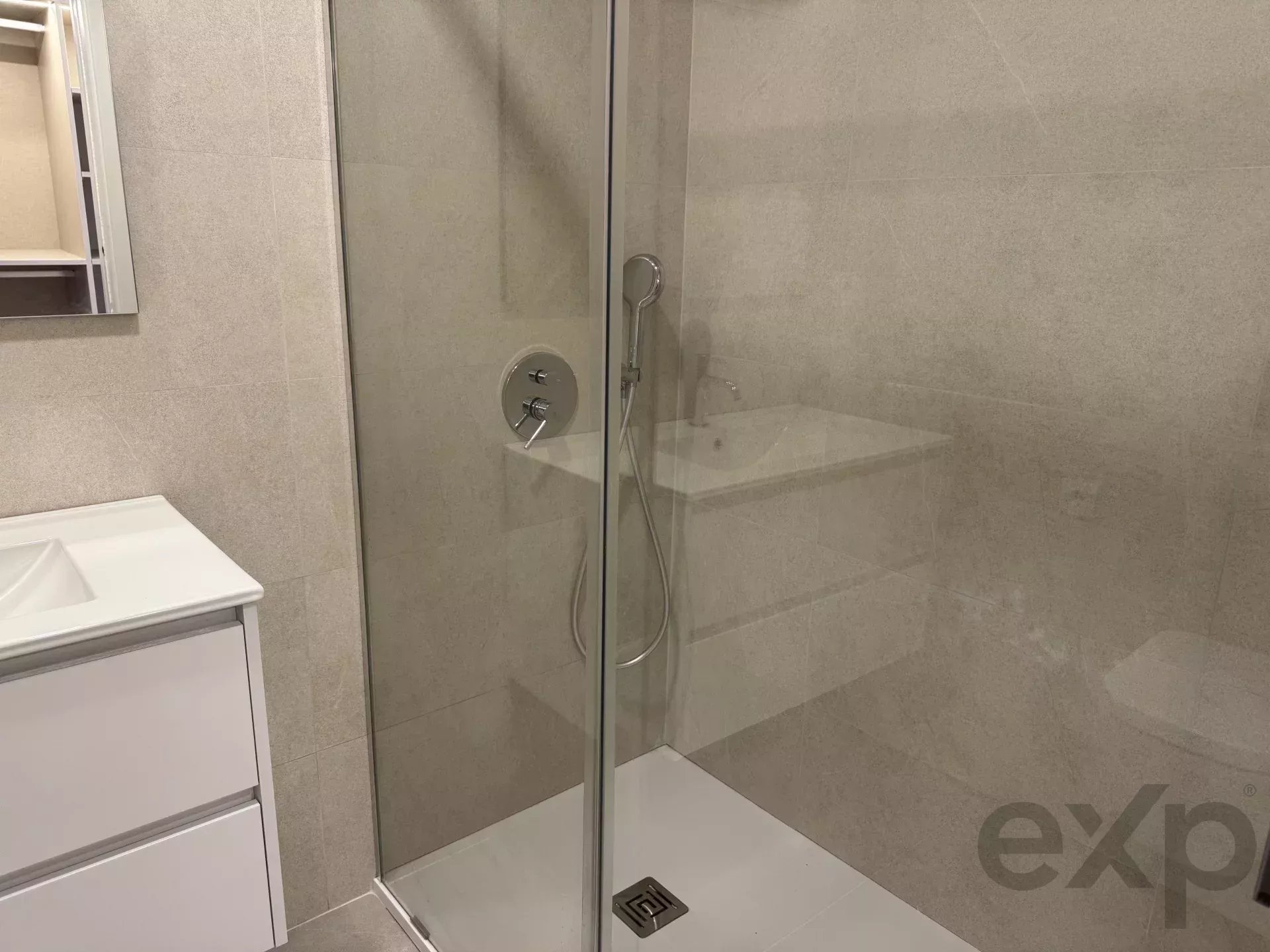 Modern apartment with 3 bedrooms and 142 m² in Seixal 85506239 image 26