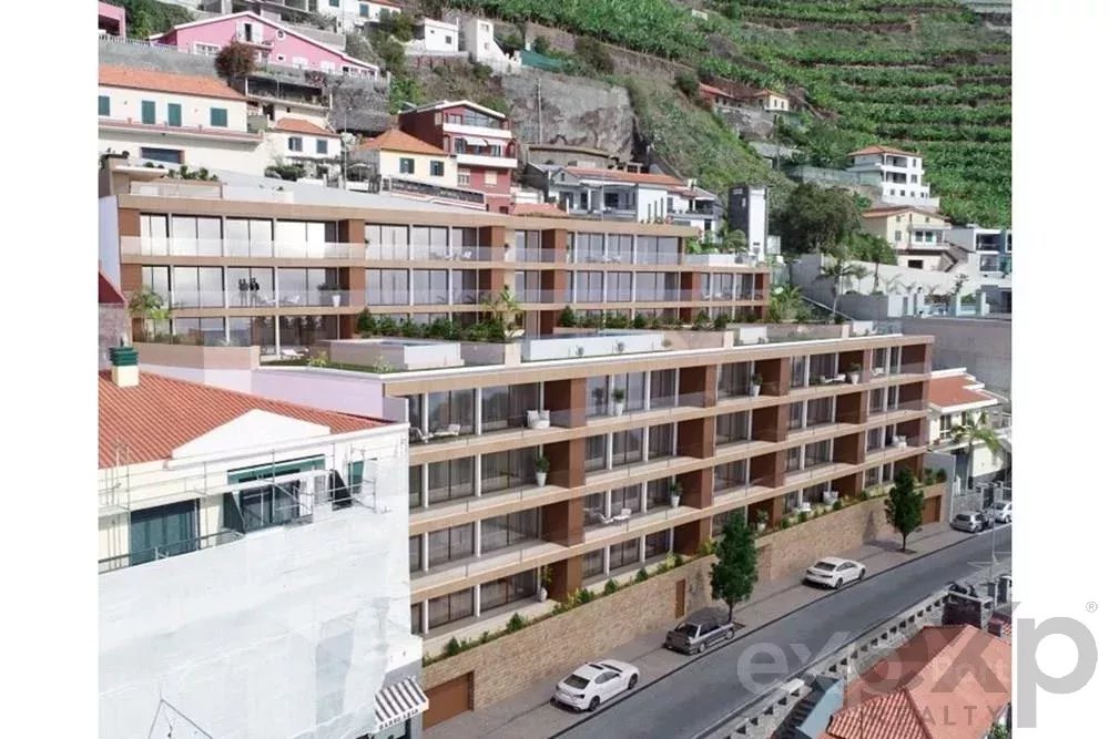Apartamento T2 no Centro de Câmara de Lobos - Vista Baia
