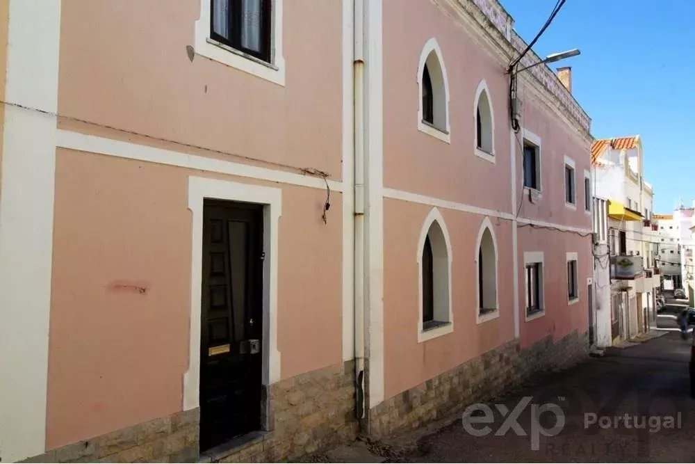 Moradia de Traços Senhoriais, centro histórico, Peniche