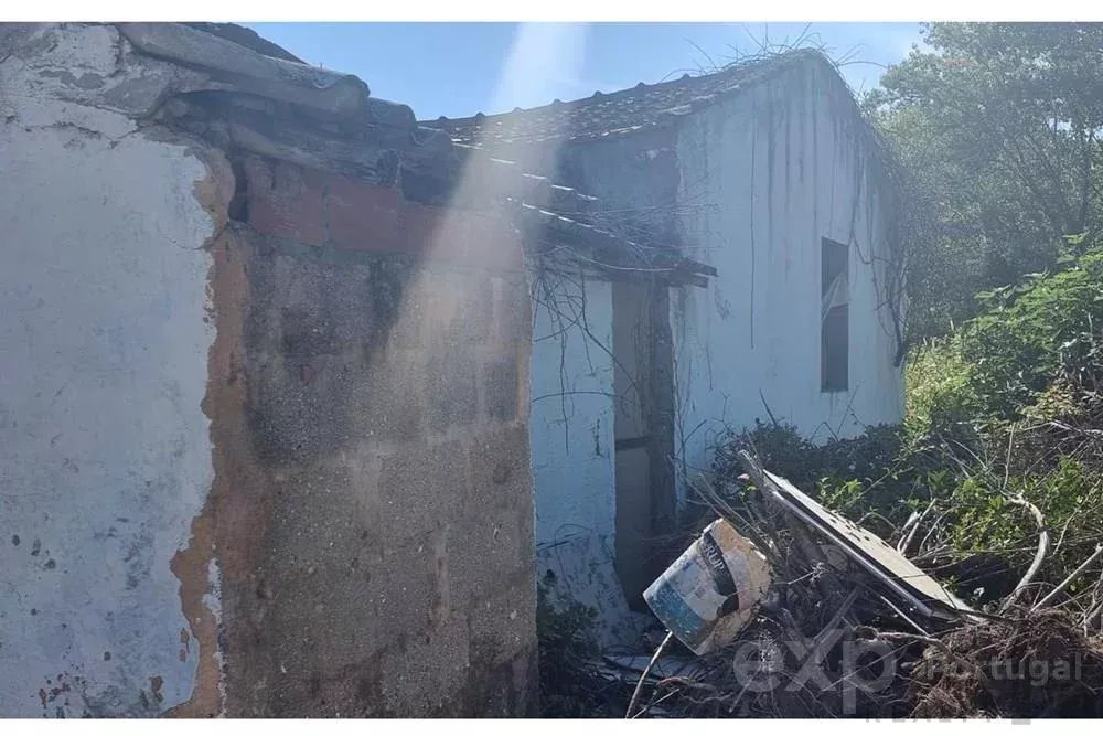 Casa para Reformar com Grande Lote de Terreno em Vila Nova De Gaia