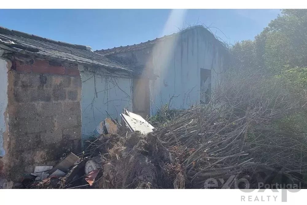 Casa para Reformar com Grande Lote de Terreno em Vila Nova De Gaia