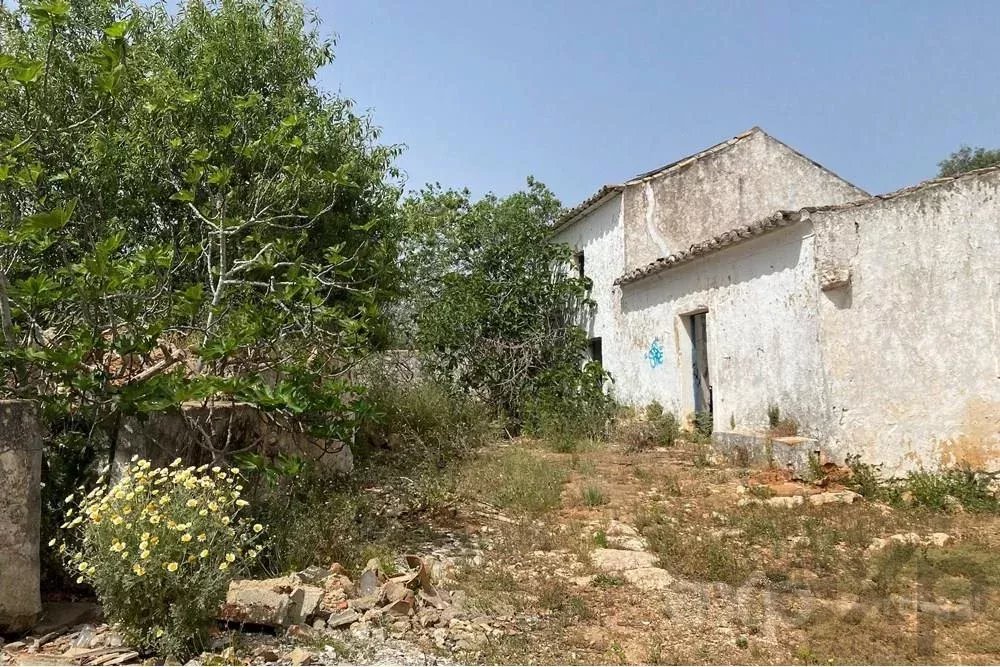 TERRENO MISTO rustico/urbano com ruinas a venda em distrito FARO