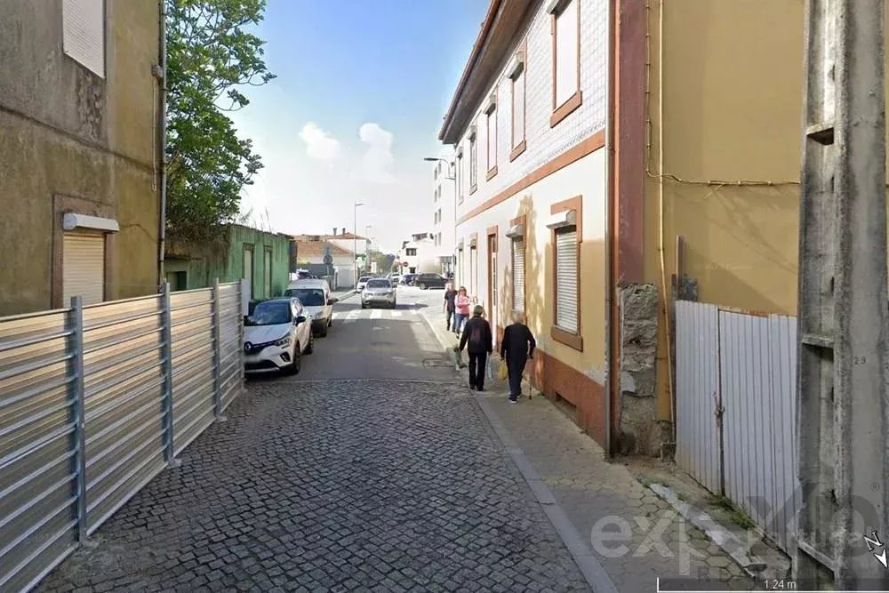 Unmissable Investment Opportunity: Transform a Heritage Property into a Modern Landmark in the Heart of Valadares! 4