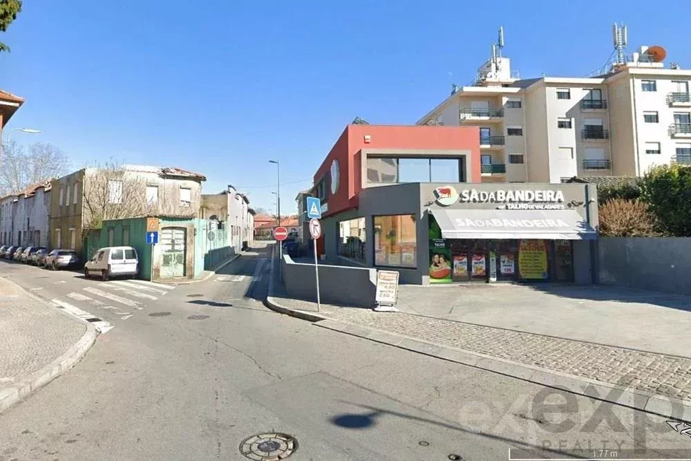 Oportunidade Imperdível de Investimento: Transforme um Patrimônio em um Marco Moderno no Centro de Valadares!
