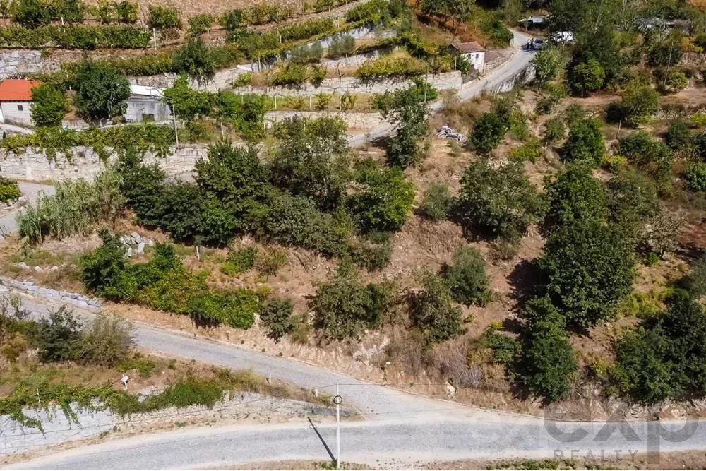 TERRENO | MORADIA T3+1 - PRÓXIMO DO RIO DOURO E HOTEIS