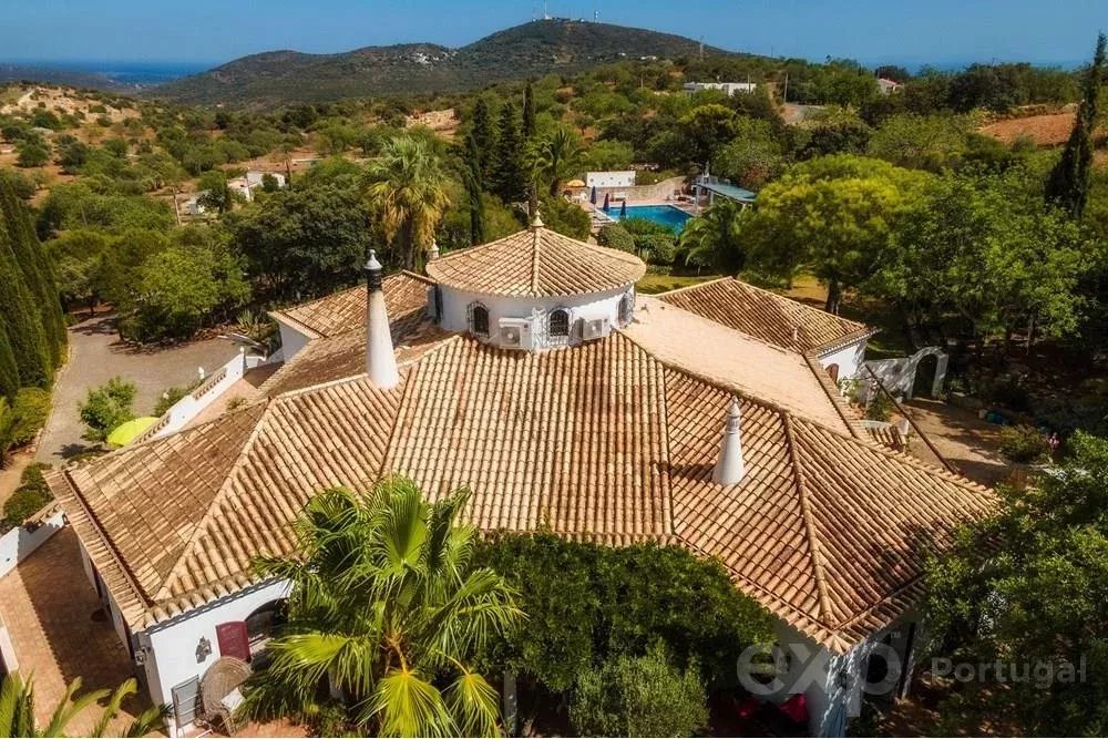 Magnificent property with swimming pool and sea view 85506554 image 48