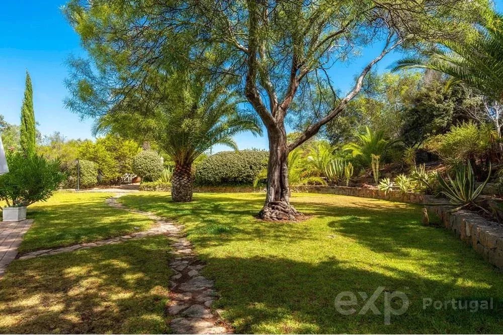 Magnificent property with swimming pool and sea view 85506554 image 39