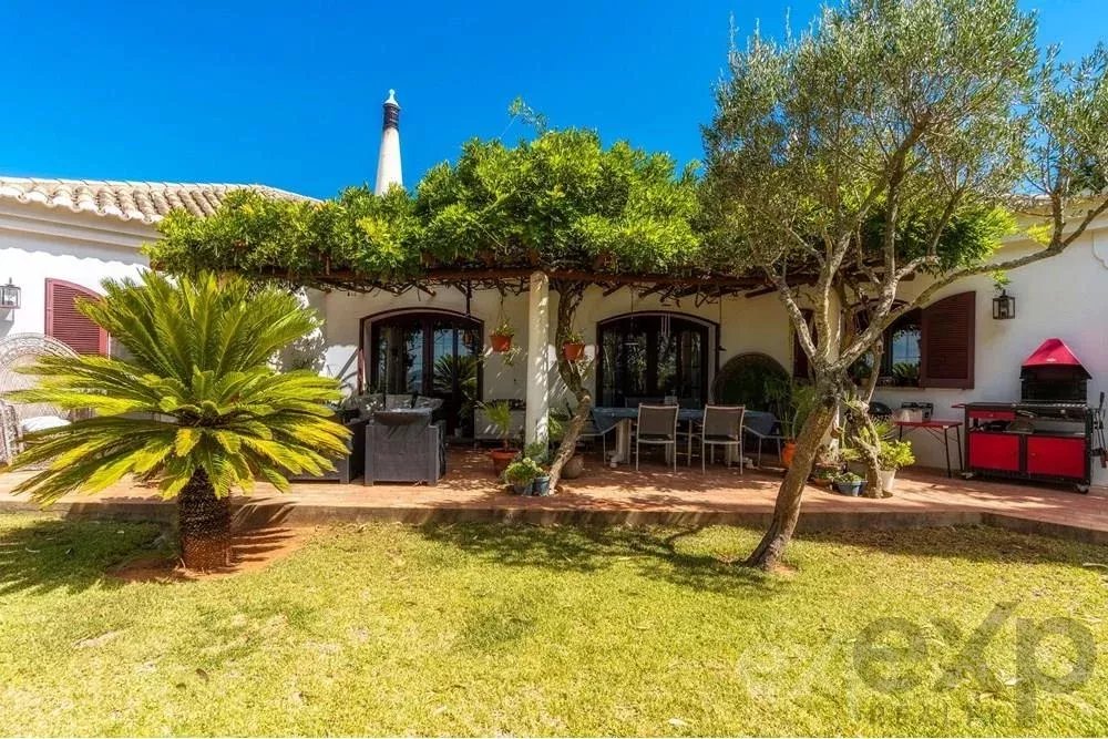 Magnificent property with swimming pool and sea view 85506554 image 29