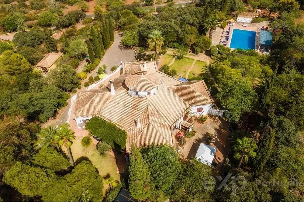 Magnificent property with swimming pool and sea view 85506554 image 47