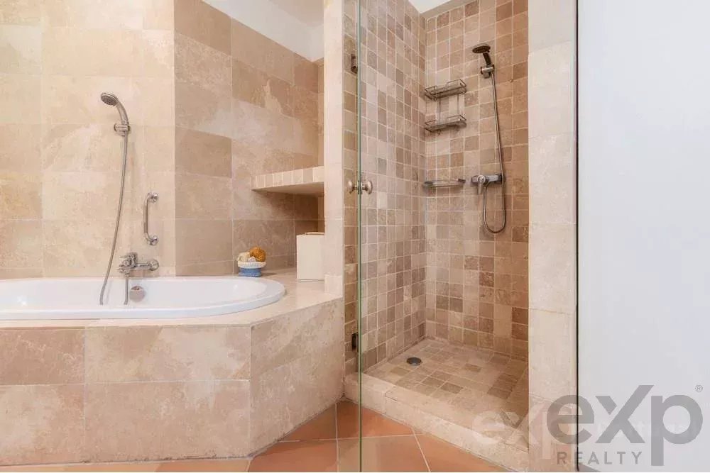 Magnificent property with swimming pool and sea view 85506554 image 19