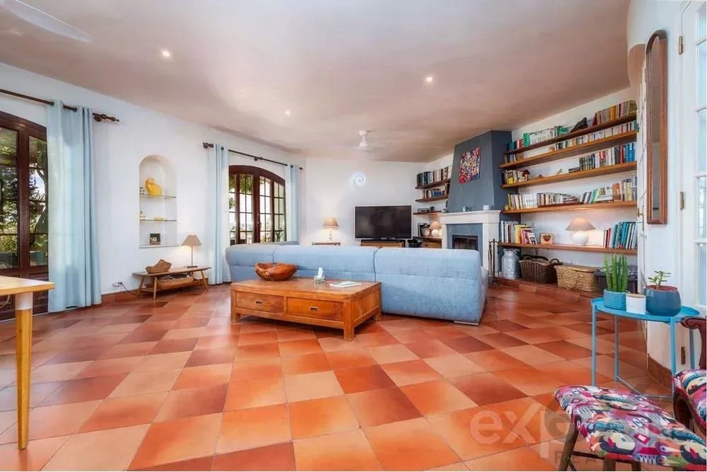 Magnificent property with swimming pool and sea view 85506554 image 9